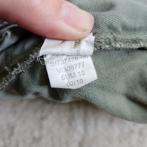 Gap Summer 2010 Olive Green Distressed Cargo Shorts Size 4 vintage 2000s y2k - Picture 7 of 16